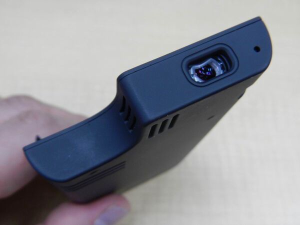 iPhoneケース型プロジェクターで全人類を俺様にしてやる