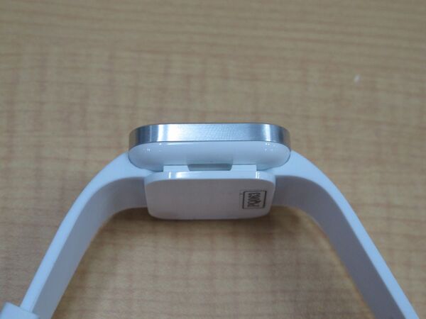 Xperia連携腕時計『SmartWatch MN2』が4/10から販売開始