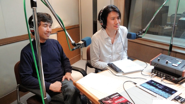 ロックのDNAをデジガジェに組み替え！ 週アス×ROLLYのラジオ番組始動