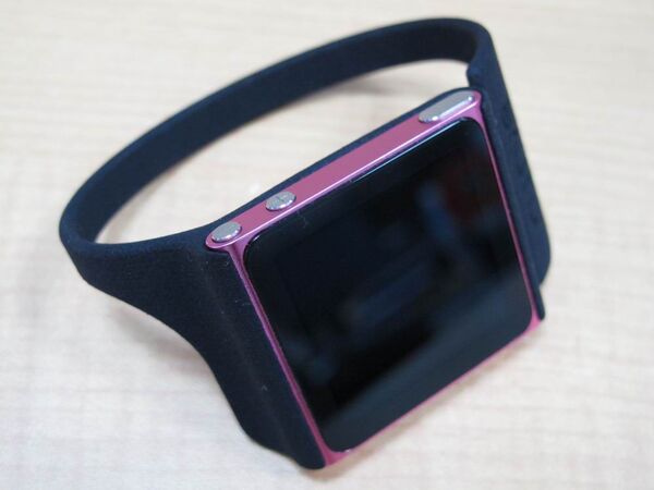 SmartWatchなんていらない！ iPod nanoを腕時計化する超軽量ブレスレット