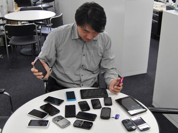 スマホ18台収納の驚異的なバッグを発掘