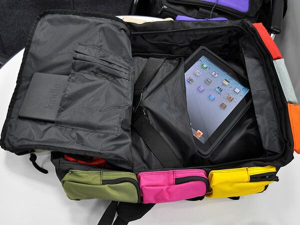 スマホ18台収納の驚異的なバッグを発掘