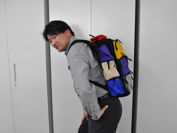 スマホ18台収納の驚異的なバッグを発掘