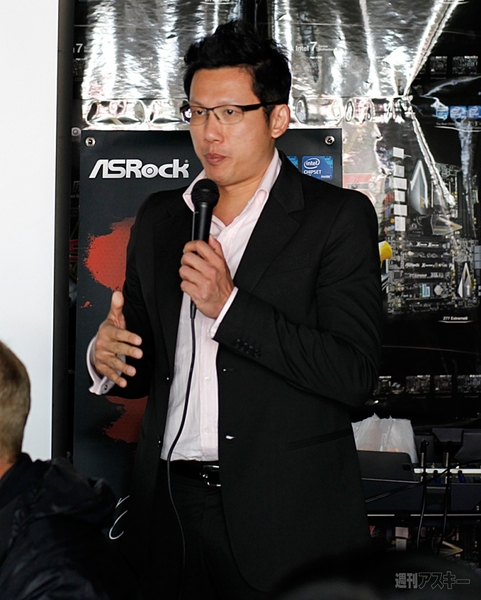 “Fatal1ty”は戦闘機好き!? ASRock新マザー発表会で伝説のプロゲーマーを見た “Fatal1ty”は戦闘機好き!? ASRock新マザー発表会で伝説のプロゲーマーを見た