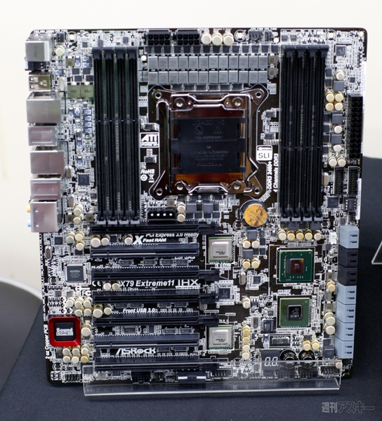 “Fatal1ty”は戦闘機好き!? ASRock新マザー発表会で伝説のプロゲーマーを見た “Fatal1ty”は戦闘機好き!? ASRock新マザー発表会で伝説のプロゲーマーを見た