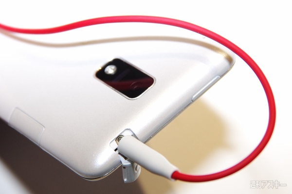 『HTC J ISW13HT』発表会