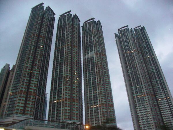 引越し記念！よりぬき東京カレー日記（３） ホンコンの出没スポット（前編）