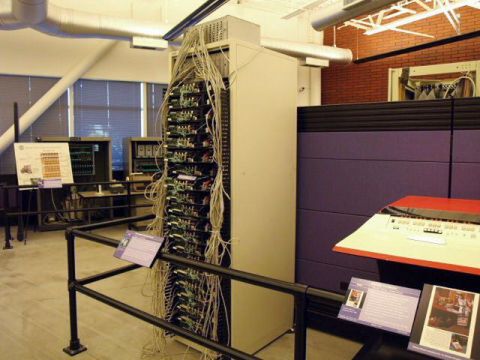 引越し記念！ よりぬき東京カレー日記（7） Googleの最初のサーバーは、HDDとケーブルの怪物みたいな物体