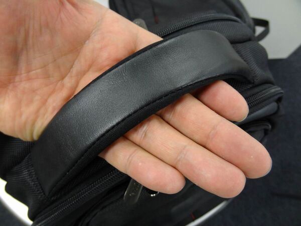 新iPadとMacBook Airを同時収納できるナップザックが頼もしすぎ