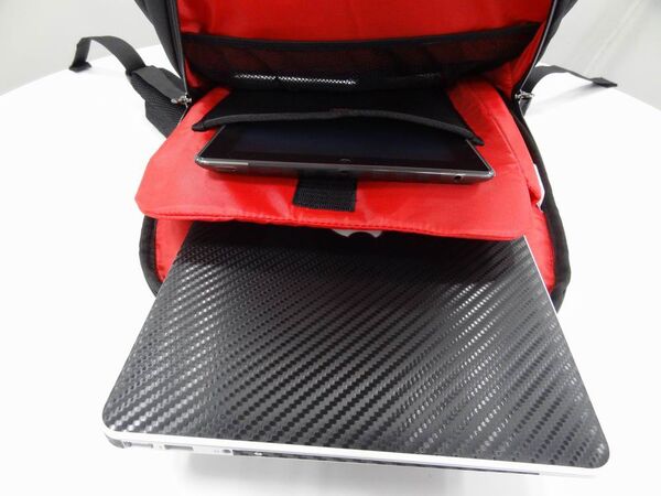 新iPadとMacBook Airを同時収納できるナップザックが頼もしすぎ