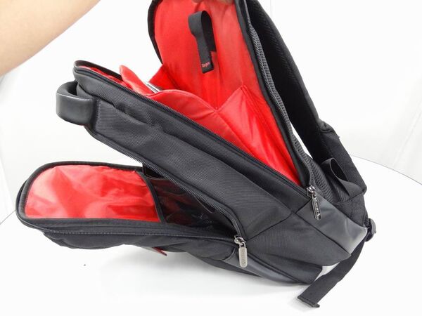 新iPadとMacBook Airを同時収納できるナップザックが頼もしすぎ