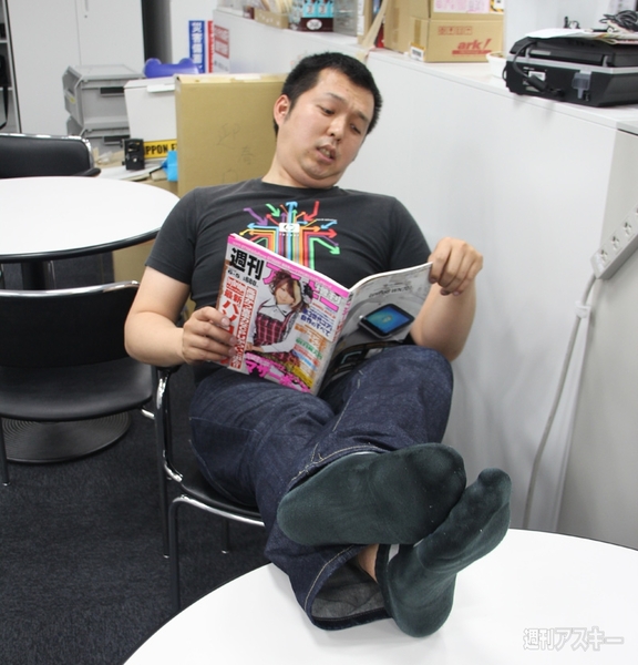 自作増刊発売記念 新人ワタナベ、上から目線で記事を批評し始める