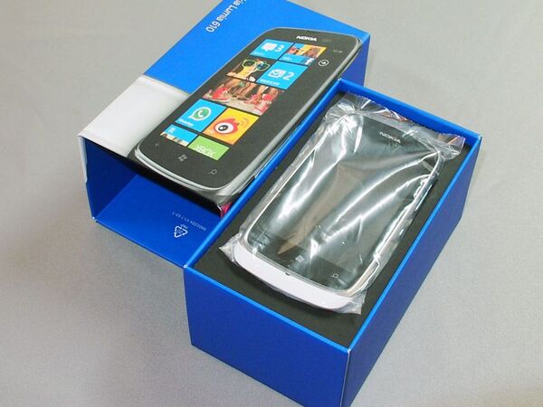 Lumia 610の開封レビュー