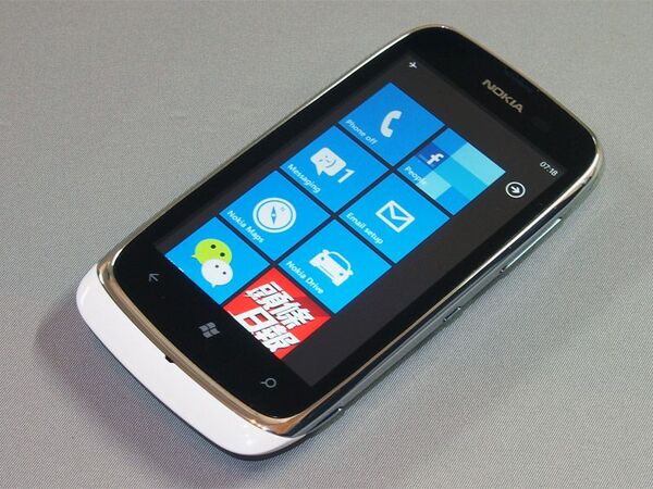 Lumia 610の開封レビュー