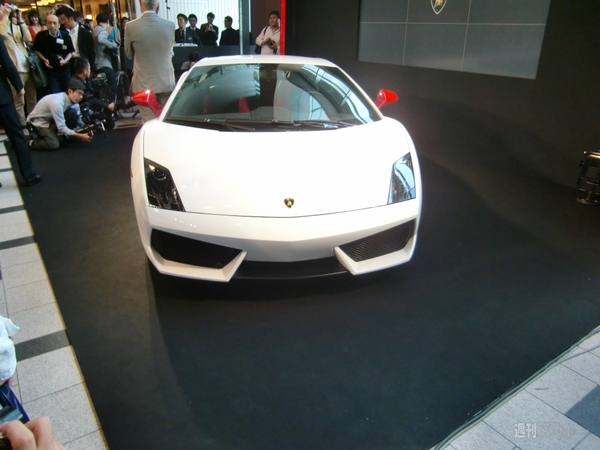 Lamborghini GALLARDO LP560-4 Bianco Rosso