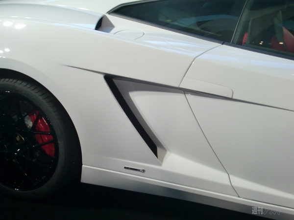 Lamborghini GALLARDO LP560-4 Bianco Rosso