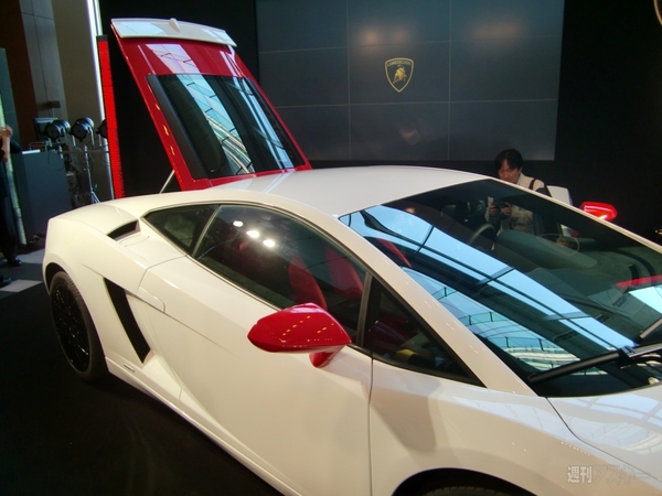 Lamborghini GALLARDO LP560-4 Bianco Rosso