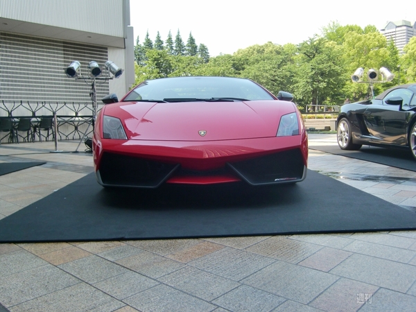 Lamborghini GALLARDO LP560-4 Bianco Rosso