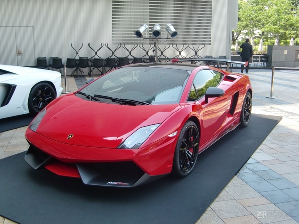 Lamborghini GALLARDO LP560-4 Bianco Rosso