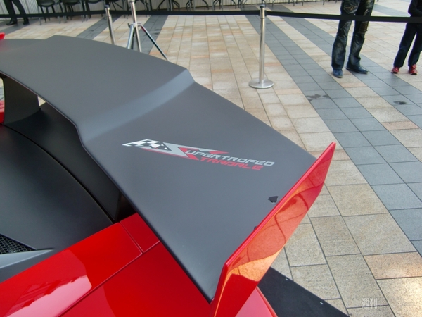 Lamborghini GALLARDO LP560-4 Bianco Rosso