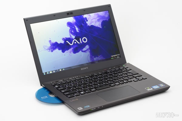 大型タッチパッドとスロットインドライブで使いやすくなった『VAIO Sシリーズ』：ソニー2012夏モデルPC - 週刊アスキー