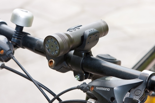 懐中電灯内蔵ICビデオレコーダー