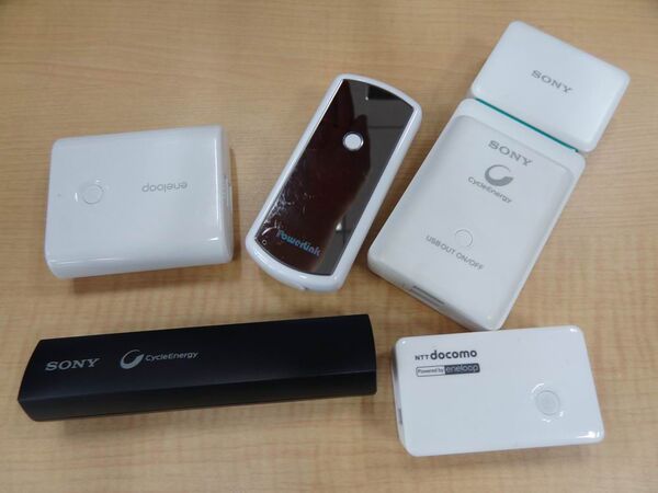 未対応のモバイルバッテリーでも充電できちゃうPS Vita用リトラクタブルケーブル