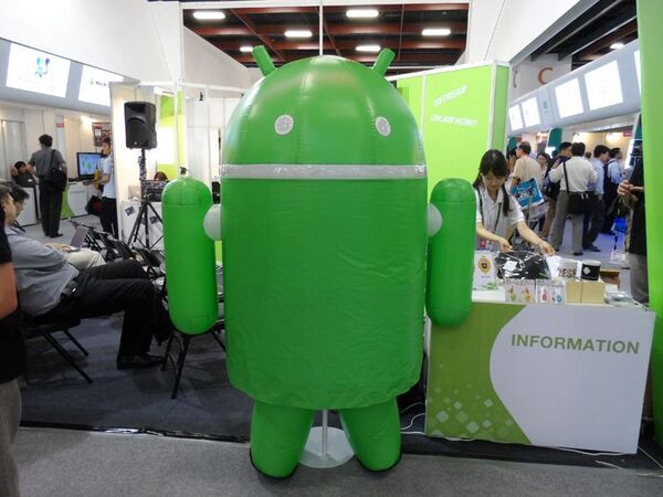 COMPUTEXで見つけたスマホ関連面白グッズ