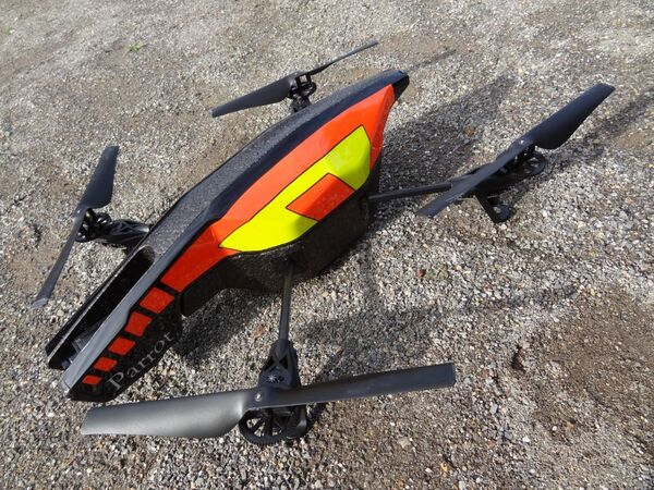 スマホで操縦するUFO型ラジコンが720p画質で撮影可能に！（動画アリ）