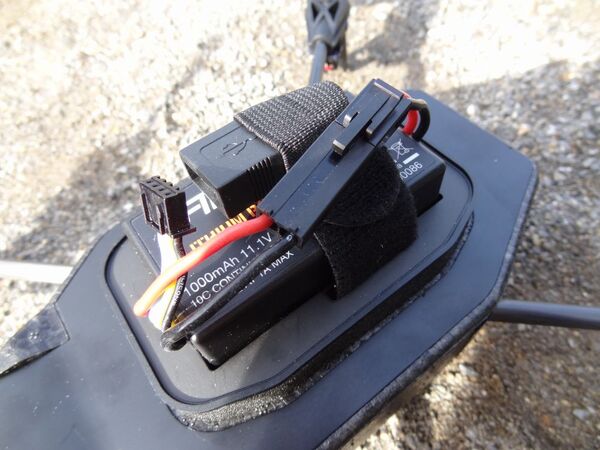 スマホで操縦するUFO型ラジコンが720p画質で撮影可能に！（動画アリ）