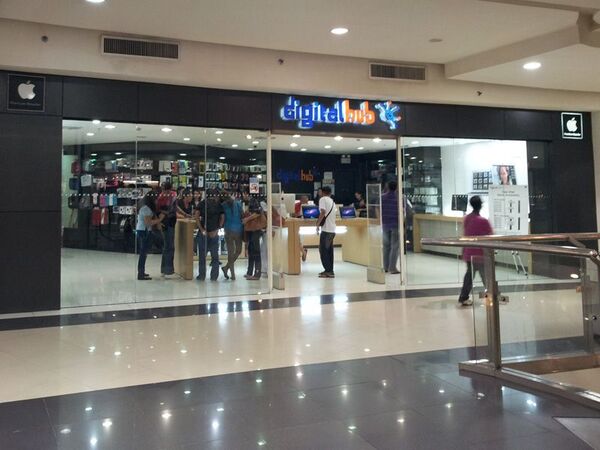 マニラのショッピングモールでスマホを探そう