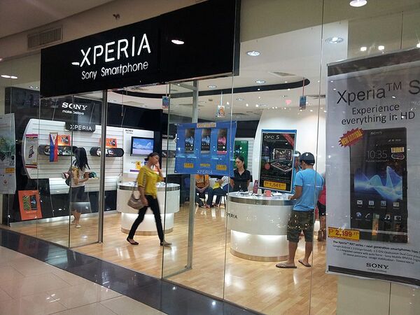 マニラのショッピングモールでスマホを探そう