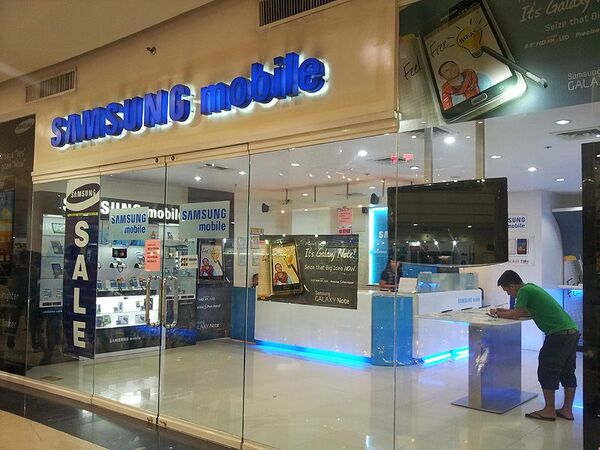 マニラのショッピングモールでスマホを探そう