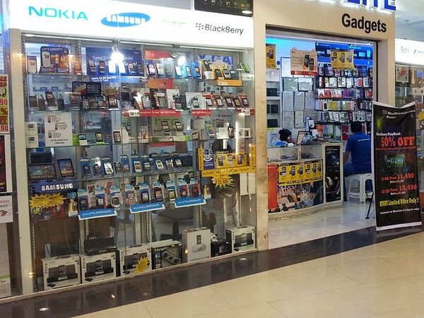 マニラのショッピングモールでスマホを探そう