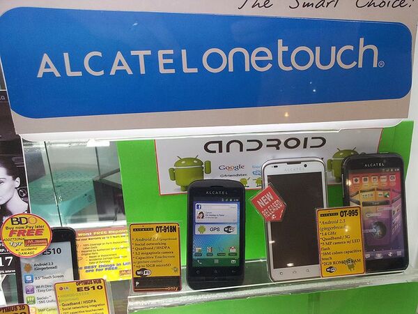 マニラのショッピングモールでスマホを探そう