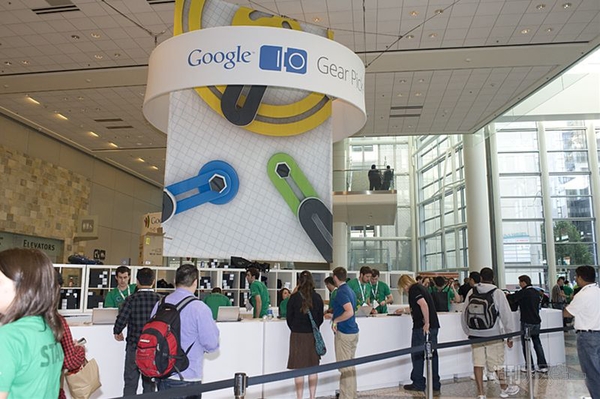 Google PlexにJelly Beanのドロイド君が登場 とにかくドロイドがいっぱい