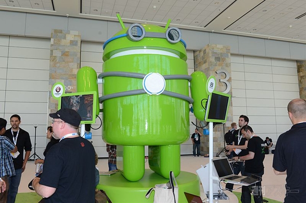 Google PlexにJelly Beanのドロイド君が登場 とにかくドロイドがいっぱい