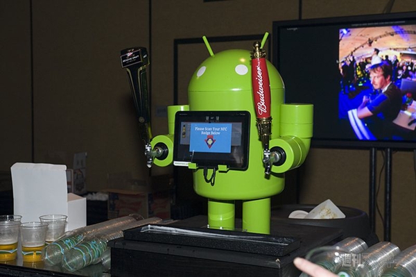 Google PlexにJelly Beanのドロイド君が登場 とにかくドロイドがいっぱい