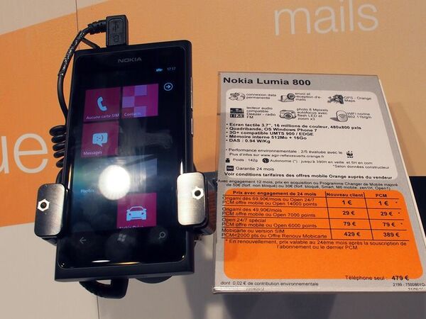 パリのプリペイドSIMとWindows Phone端末