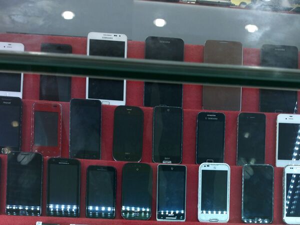 韓国ソウルにスマホ新古品屋が急増中