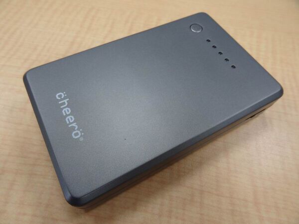 新型iPadをフル充電近くチャージ可能な10000mAh大容量モバイルバッテリー