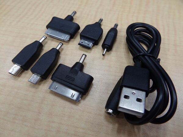 新型iPadをフル充電近くチャージ可能な10000mAh大容量モバイルバッテリー