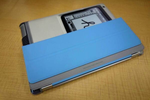 iPadをマックに変身させるジャケット『Padintosh』
