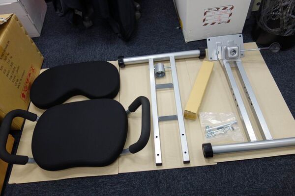 万年腰痛持ちのための特効薬的チェアー