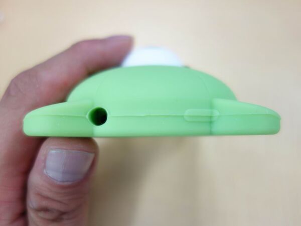 実用性度外視のiPhone用クマ型ケースなのだガオー！