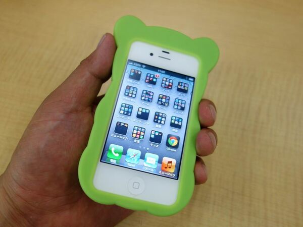 実用性度外視のiPhone用クマ型ケースなのだガオー！