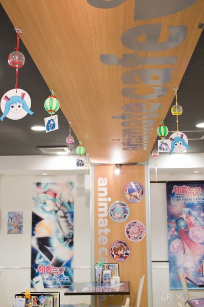 アニメイトカフェが初音ミクとコラボ 炎天下に並ばずミクに会えるよ 週刊アスキー