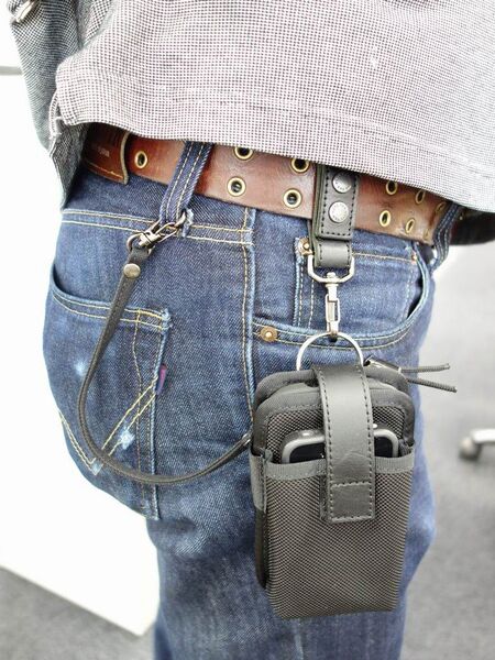 完全無欠なスマホ2台持ち向けケースを見つけた！