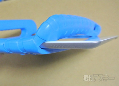 夏休みの家族旅行やお出かけに最適！ 頑丈便利な子供向けiPadケース