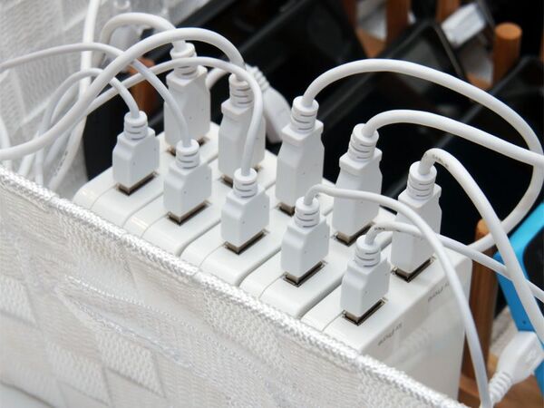 10台のWindows Phoneを効率よく充電する